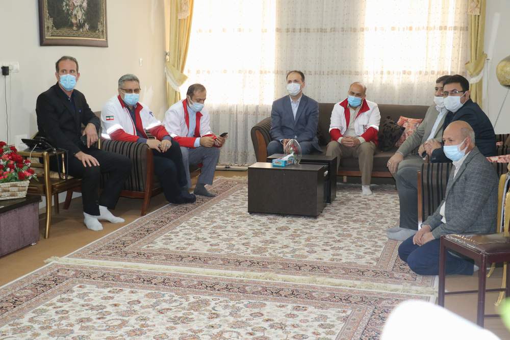 دیدار رئیس جمعیت هلال احمر کشور با خانواده مرحوم خدایی