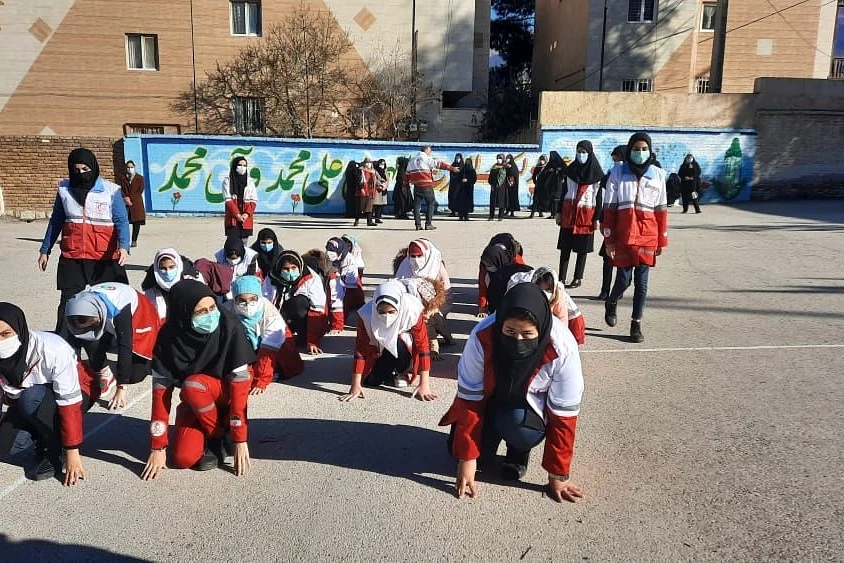 برگزاری دومین مانور سراسری خانه های هلال بمناسبت پنجم دی ماه روز ایمنی در برابر زلزله و کاهش اثرات بلایای طبیعی و سالگرد زلزله بم در خانه های هلال استان لرستان