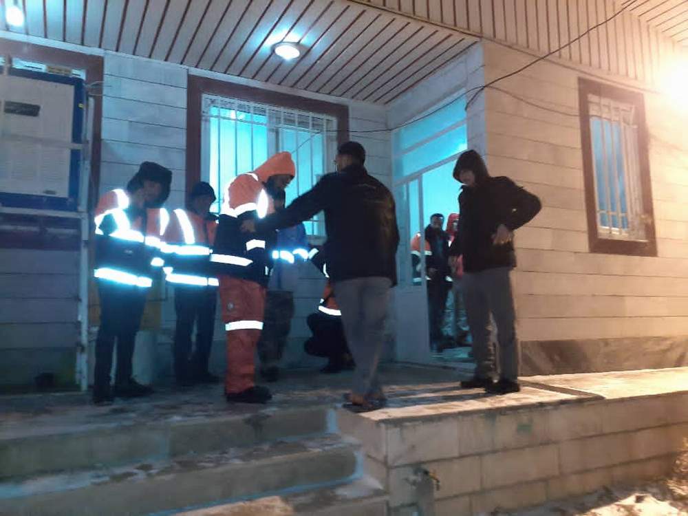 امداد رسانی به بیش از ٣۶٠٠ نفر در بارش برف و کولاک توسط جمعیت هلالاحمر لرستان