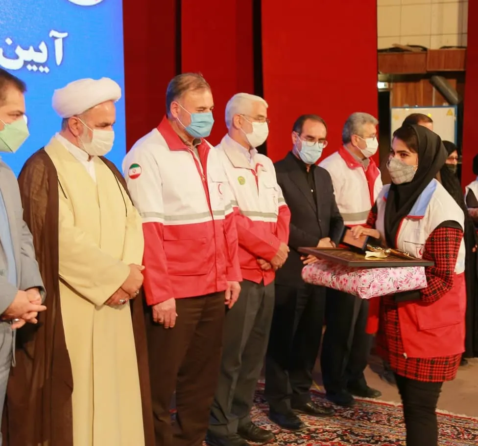 کسب رتبه اول کشوری دبیر کانون جوانان الیگودرز در طرح ملی ماه تابان