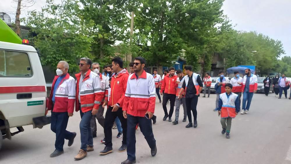 پوشش امدادی نماز عید فطر توسط اعضای جمعیت هلال احمر لرستان