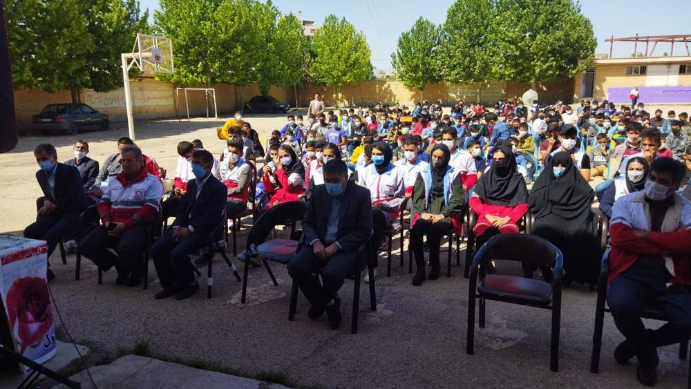 جشن ویژه گروه هنری «همنمک»؛ به مناسبت گرامیداشت هفته هلال احمر در لرستان